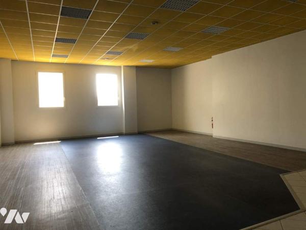 BATIMENT 360 M² environ CENTRE VILLE