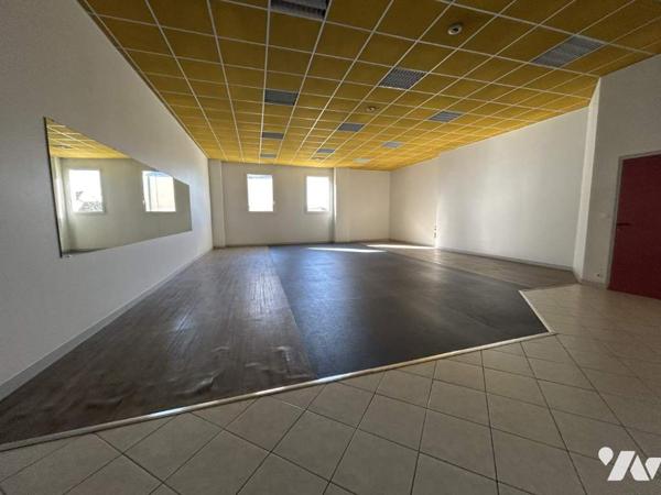 BATIMENT 360 M² environ CENTRE VILLE