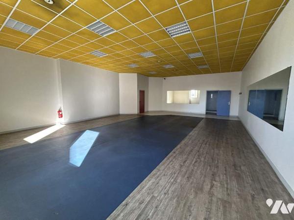 BATIMENT 360 M² environ CENTRE VILLE