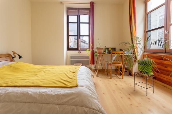 Appartement
         2 pièces
        - 60 m² 117 500 €*