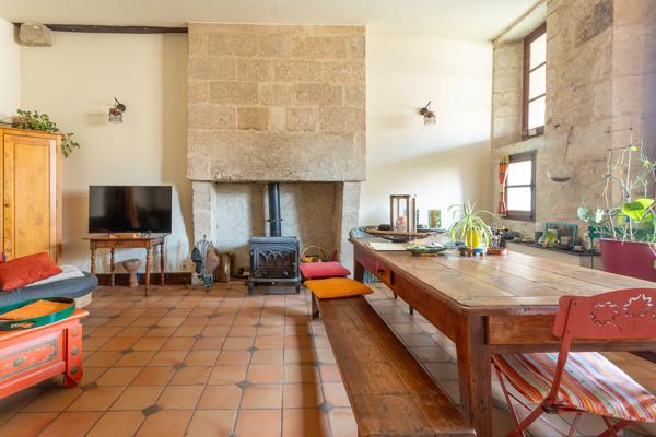 Appartement
         2 pièces
        - 60 m² 117 500 €*