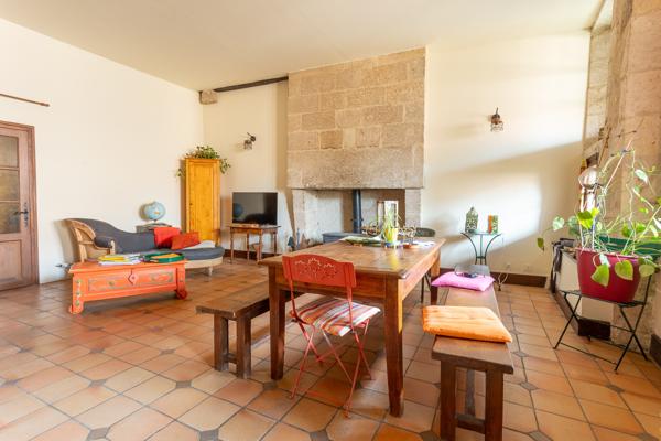 Appartement
         2 pièces
        - 60 m² 117 500 €*