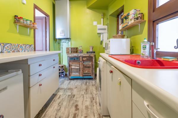 Appartement
         2 pièces
        - 60 m² 117 500 €*
