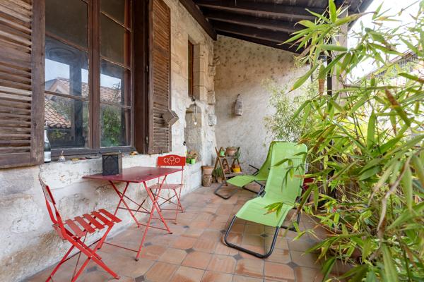 Appartement
         2 pièces
        - 60 m² 117 500 €*