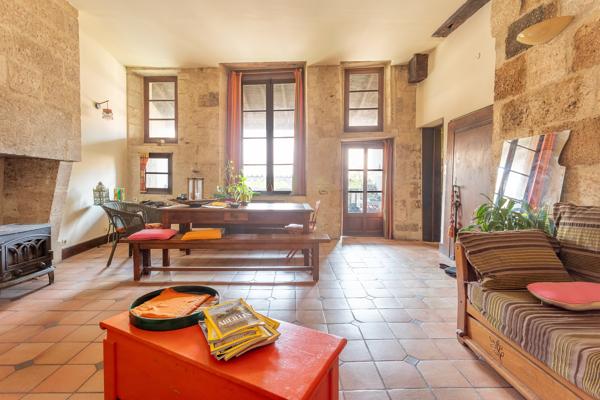 Appartement
         2 pièces
        - 60 m² 117 500 €*