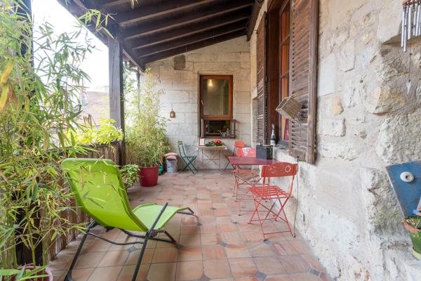 Appartement
         2 pièces
        - 60 m² 117 500 €*