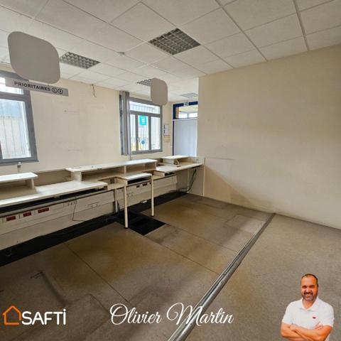 Opportunité Investissement : Ancien Local de La Poste à fort potentiel