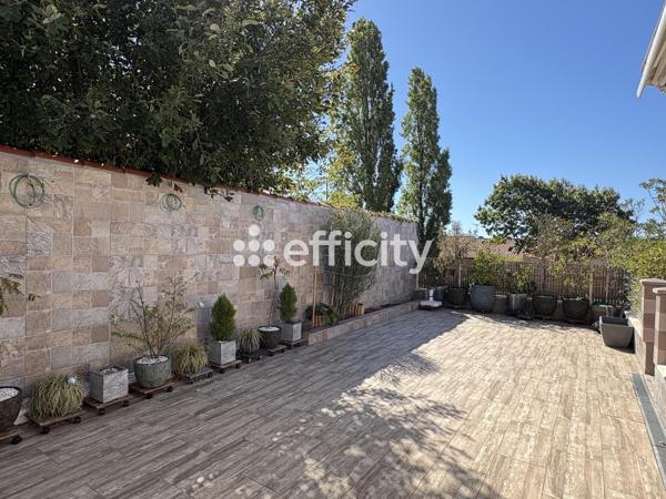 Maison
         6 pièces
        - 146 m² Exclusivité 390 000 € *