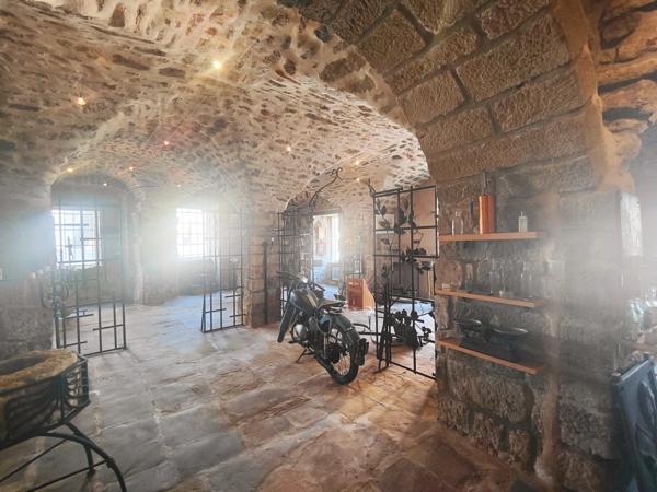 Immeuble à vendre CEILHES ET ROCOZELS (34)