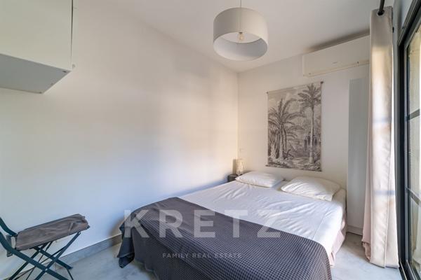 Villeneuve-lès-Avignon —Elégante villa contemporaine avec piscine et vue dégagée