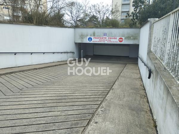 PLACE DE PARKING EN SOUS-SOL
