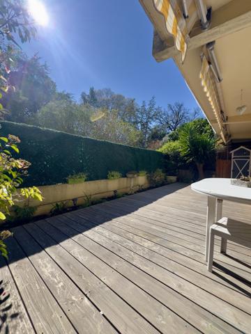 Toulon (83100) Toulon // 3-4 pièces // Rez-de-jardin SUD avec terrasse exceptionnelle au calme absolu // PARKING