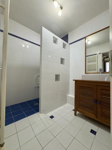 Toulon (83100) Toulon // 3-4 pièces // Rez-de-jardin SUD avec terrasse exceptionnelle au calme absolu // PARKING