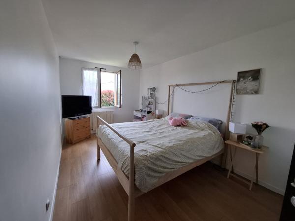 Maison T4 plein-pied très lumineuse sans vis-a-vis sur 1010 m2