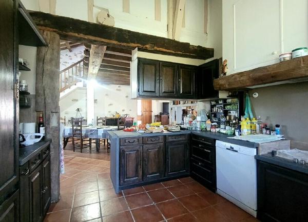 Maison à vendre    7 pièces •  Saint-Martin-de-Hinx