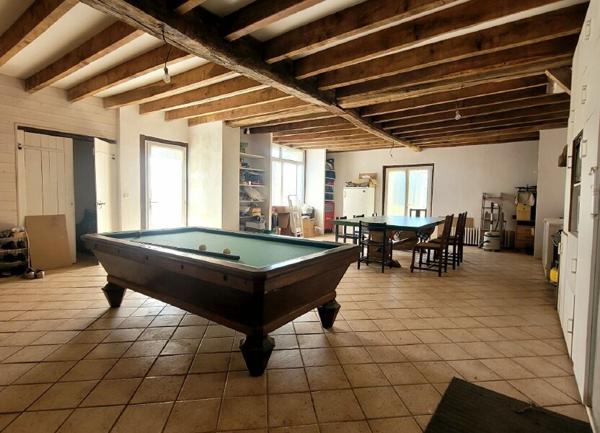 Maison à vendre    7 pièces •  Saint-Martin-de-Hinx