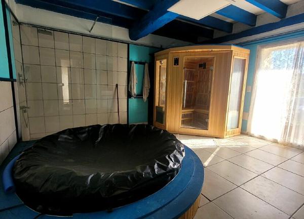 Maison à vendre    7 pièces •  Saint-Martin-de-Hinx