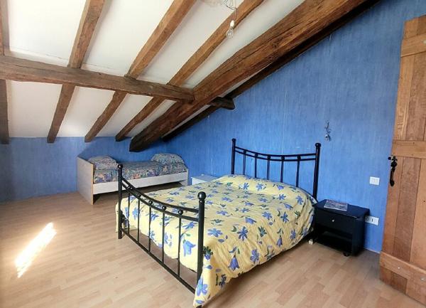 Maison à vendre    7 pièces •  Saint-Martin-de-Hinx