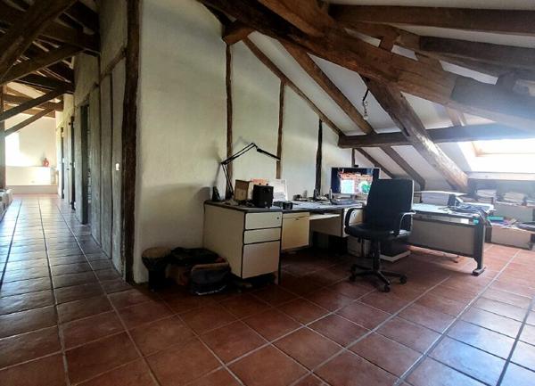 Maison à vendre    7 pièces •  Saint-Martin-de-Hinx