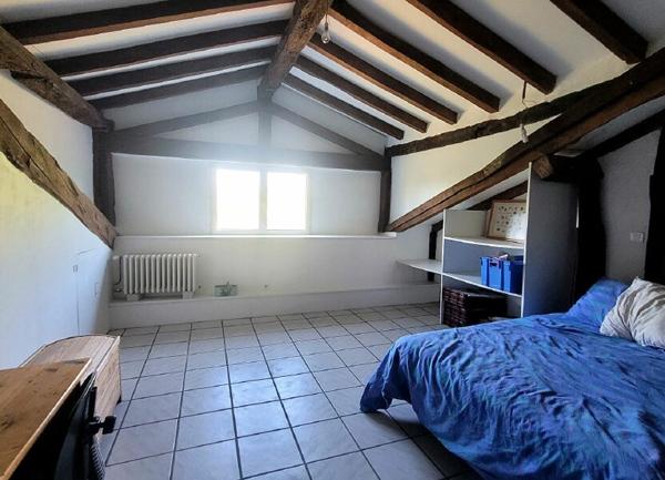 Maison à vendre    7 pièces •  Saint-Martin-de-Hinx