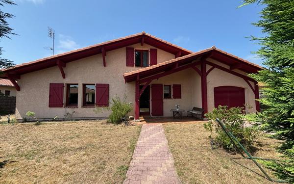 Maison à vendre    4 pièces •  Léon