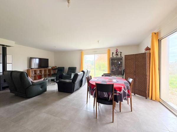 A VENDRE EN EXCLUSIVITE 84360 LAURIS MAISON PLAIN PIED TYPE 5 PIECES D'ENVIRON 112M² SUR UNE PARCELLE DE 2364 M².