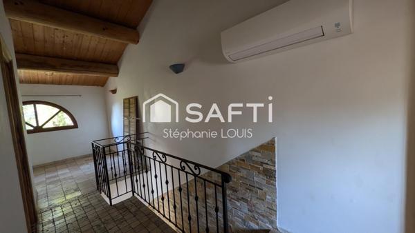 SOMPTUEUSE BATISSE PROVENCALE  AVEC VUE EXCEPTIONNELLE