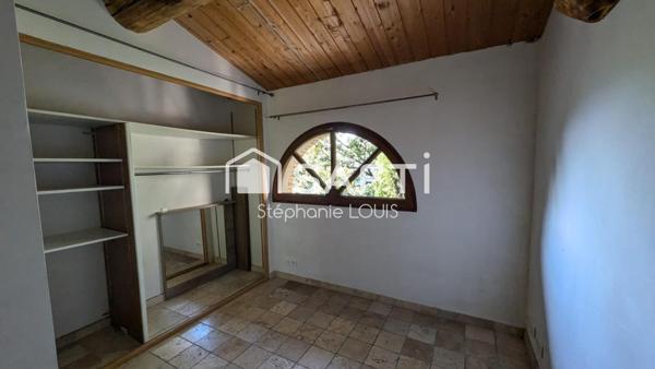 SOMPTUEUSE BATISSE PROVENCALE  AVEC VUE EXCEPTIONNELLE