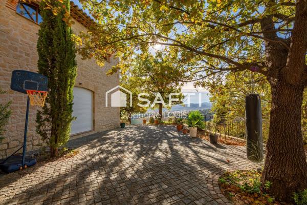 SOMPTUEUSE BATISSE PROVENCALE  AVEC VUE EXCEPTIONNELLE