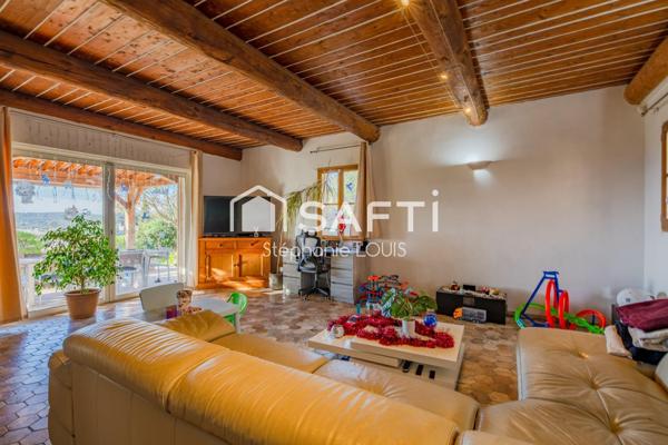 SOMPTUEUSE BATISSE PROVENCALE  AVEC VUE EXCEPTIONNELLE