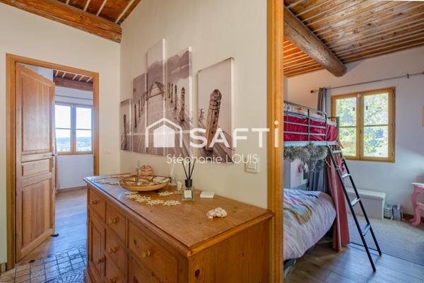 SOMPTUEUSE BATISSE PROVENCALE  AVEC VUE EXCEPTIONNELLE