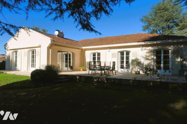 CERIZAY, MAISON D'HABITATION DE GRAND CONFORT SUR SOUS-SOL COMPLET.