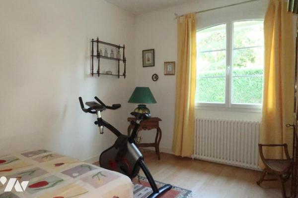 CERIZAY, MAISON D'HABITATION DE GRAND CONFORT SUR SOUS-SOL COMPLET.