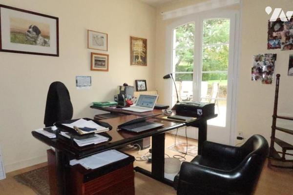 CERIZAY, MAISON D'HABITATION DE GRAND CONFORT SUR SOUS-SOL COMPLET.