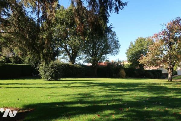 CERIZAY, MAISON D'HABITATION DE GRAND CONFORT SUR SOUS-SOL COMPLET.