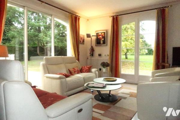 CERIZAY, MAISON D'HABITATION DE GRAND CONFORT SUR SOUS-SOL COMPLET.