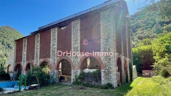 Bien immobilier à vendre 10 pièces de 200 m²