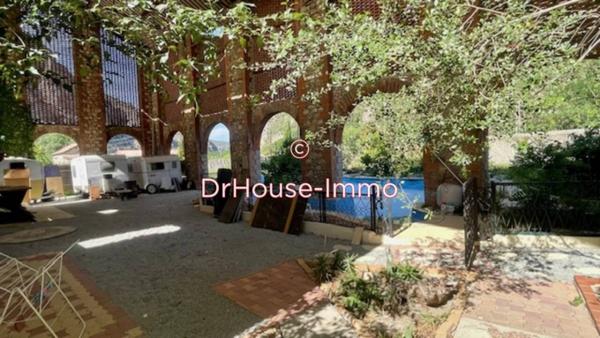 Bien immobilier à vendre 10 pièces de 200 m²