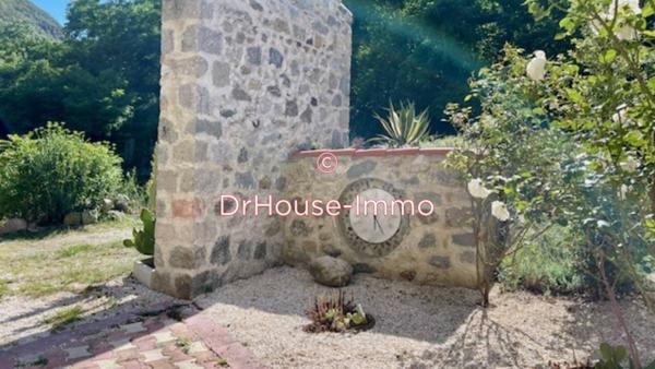 Bien immobilier à vendre 10 pièces de 200 m²