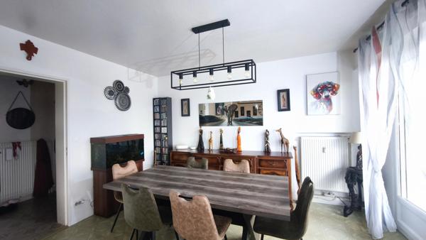 Superbe appartement 4 pièces avec ses deux chambres totalement rénové et son garage à Erstein