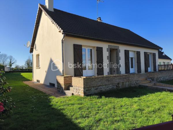 A découvrir, cette agréable maison construite en 1980 offrant 106 m2 habitables dans un environnement calme, tout en restant proche des commodités.

Au rez-de-chaussée, vous trouverez une entrée, une cuisine aménagée et équipée, un séjour/salon lumineux avec insert tubé, deux chambres, une salle de bains, WC indépendant ainsi qu'un espace faire office de bureau.

A l'étage, un palier dessert une troisième chambre, une pièce pouvant servir de chambre d'appoint ou de bureau ainsi qu'un WC.

Le sous-sol total constitue un véritable atout avec deux garages, un atelier, une chaufferie et de nombreux espaces de rangement.

A l'extérieur, profitez d'une agréable terrasse et d'un jardin attenant

Les+ du bien :
- Vie de plain-pied
- Sous-sol total avec deux garages
- Maison entretenue et habitable immédiatement
- Terrasse et jardin
- Proximité des commerces et services

Une maison fonctionnelle et chaleureuse, idéale pour une famille ou toute personne recherchant confort, espace et potentiel