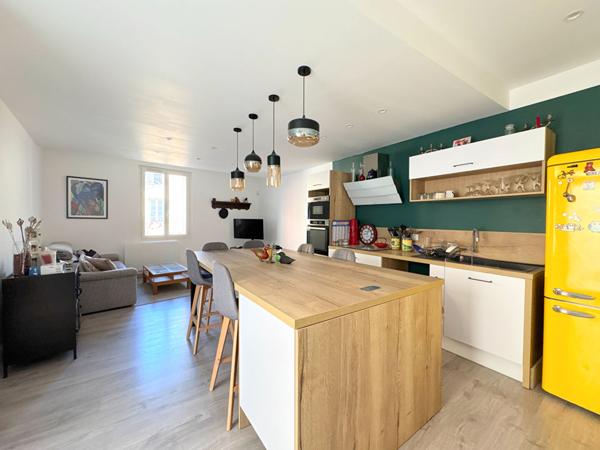 A VENDRE EXCLUSIVITE CADENET 84160 PROCHE CENTRE VILLE MAISON TYPE 4 PIECES D'ENVIRON 87M²