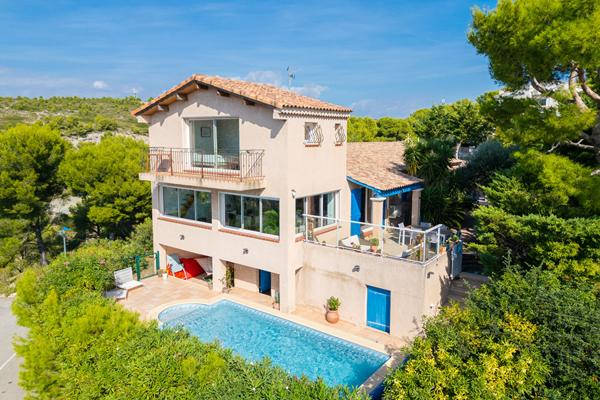 CARRY LE ROUET - 13620 - MAISON 4/5 PIECES - TERRASSE - PISCINE - STATIONNEMENT