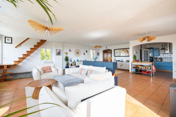 CARRY LE ROUET - 13620 - MAISON 4/5 PIECES - TERRASSE - PISCINE - STATIONNEMENT