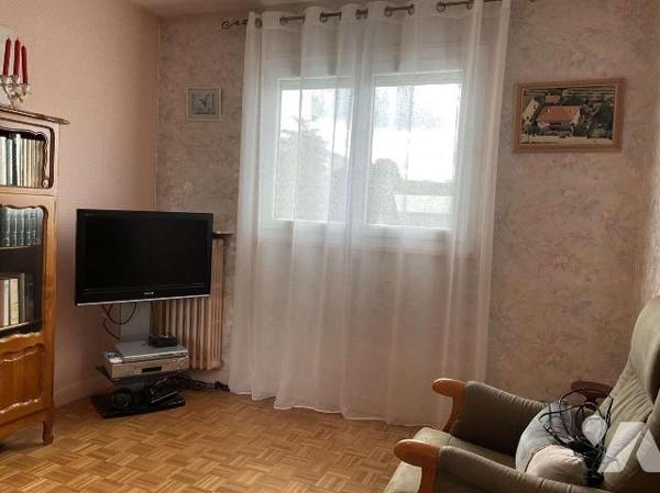 A VENDRE : Grande maison de ville en bon état à SOUILLAC (Lot - 46) avec jardin de 547m² compre...