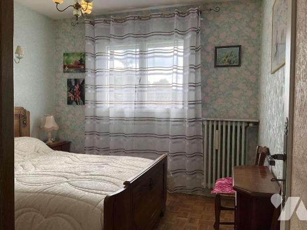 A VENDRE : Grande maison de ville en bon état à SOUILLAC (Lot - 46) avec jardin de 547m² compre...