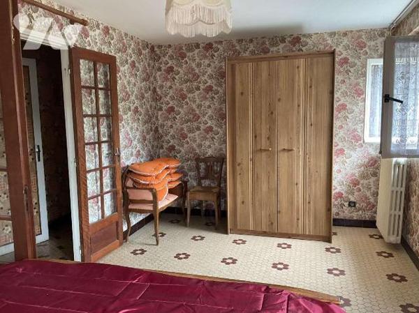 A VENDRE : Grande maison de ville en bon état à SOUILLAC (Lot - 46) avec jardin de 547m² compre...