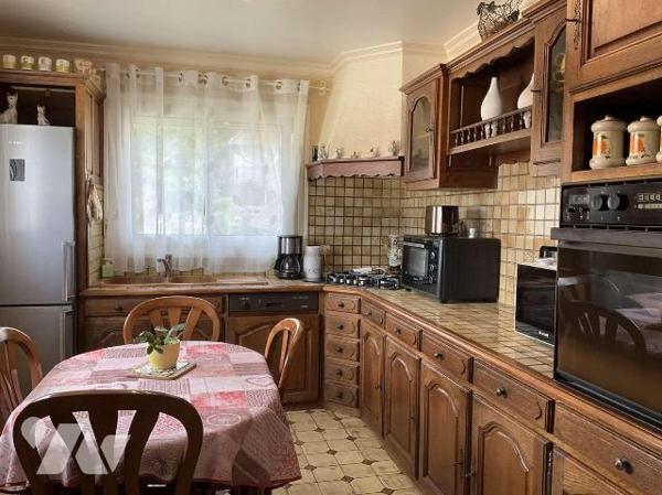 A VENDRE : Grande maison de ville en bon état à SOUILLAC (Lot - 46) avec jardin de 547m² compre...