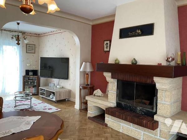 A VENDRE : Grande maison de ville en bon état à SOUILLAC (Lot - 46) avec jardin de 547m² compre...