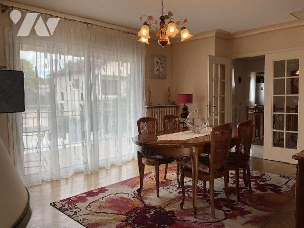 A VENDRE : Grande maison de ville en bon état à SOUILLAC (Lot - 46) avec jardin de 547m² compre...